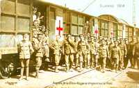  1914-1918 Anglais de la Croix-rouge se dirigeant sur le front English of the Red Cross moving on the face.jpg 